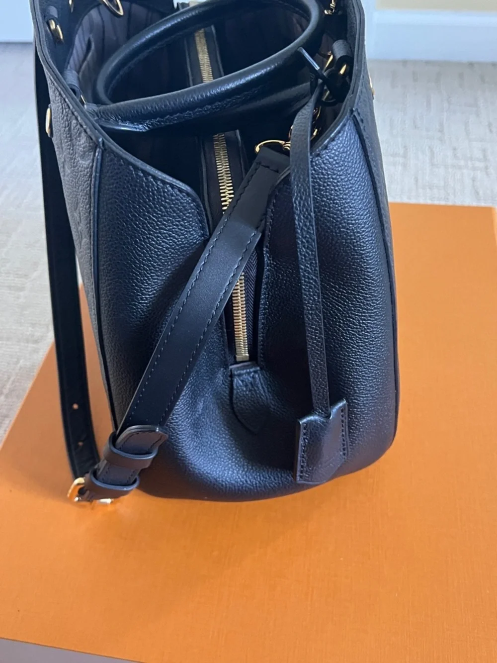 Louis Vuitton Montaige Black MM Empreint Noir Black Tote Bag - Picture 8 of 16